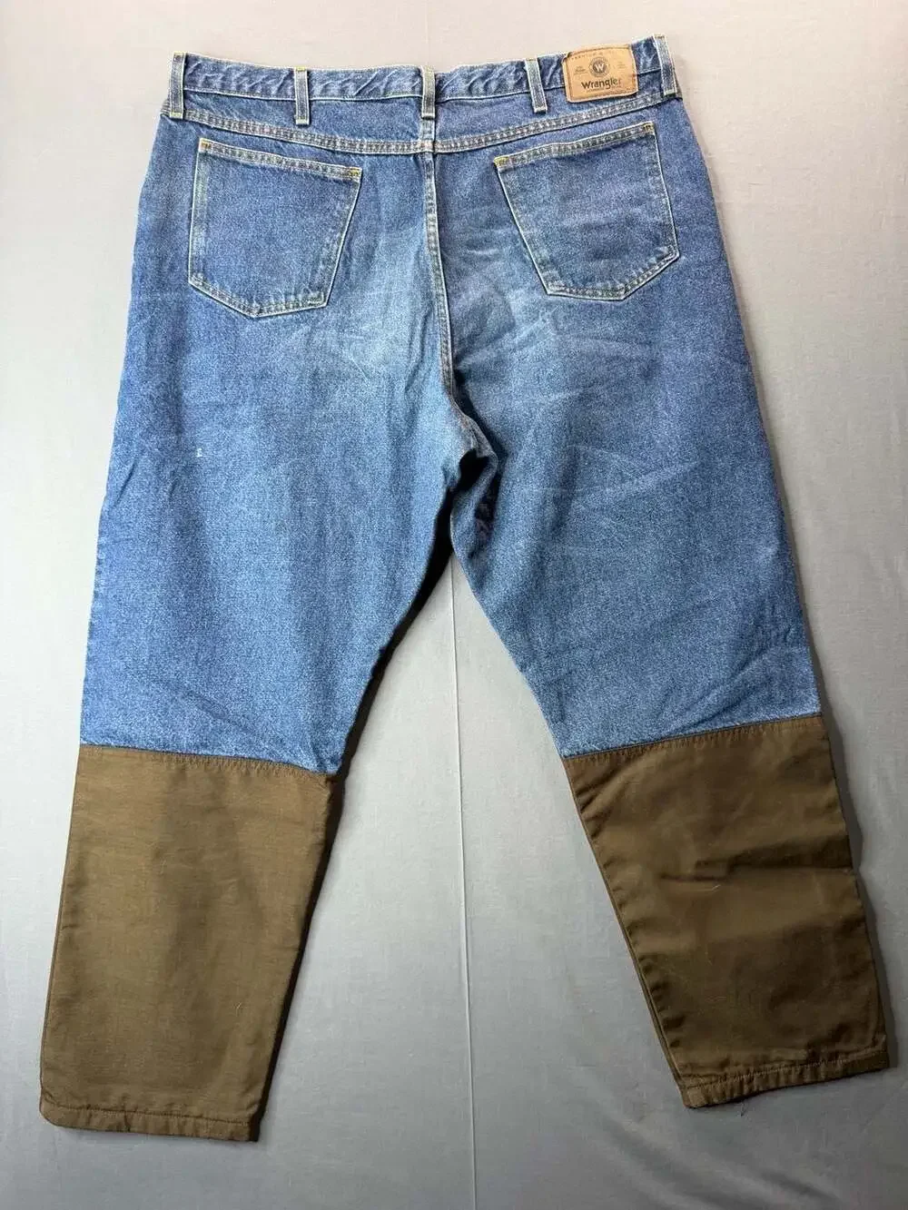Wrangler Rugged Wear Men's Relaxed Fit Brush Guard Denim Hunting Jeans 42x30